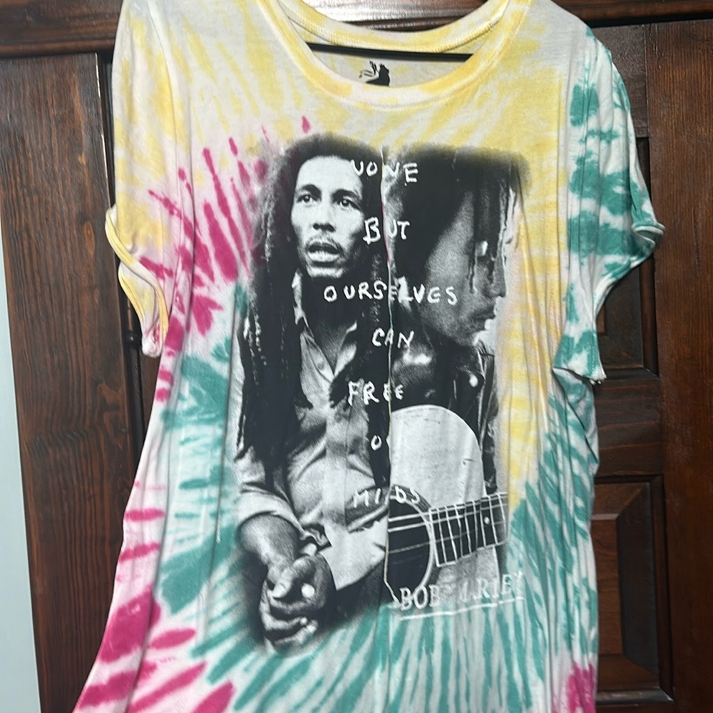 Torrid size 2 Bob Marley tee